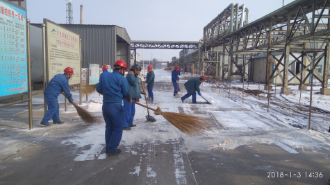 瑞雪洗白世界 掃雪盡顯團(tuán)結(jié)